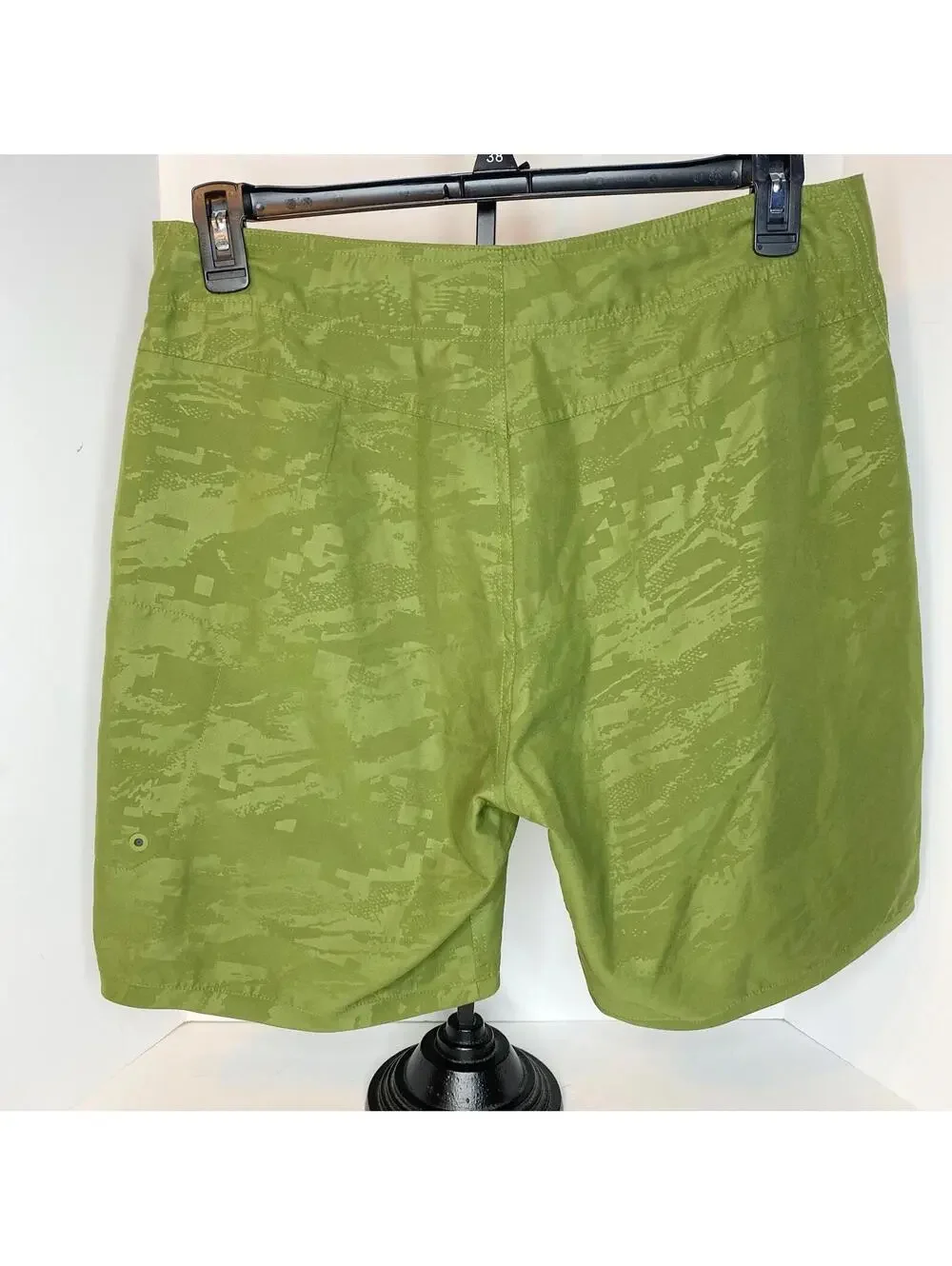 Under Armour Mens Swim Trunks Shorts size 34 Green Camo Lace Up Zipper Pocket